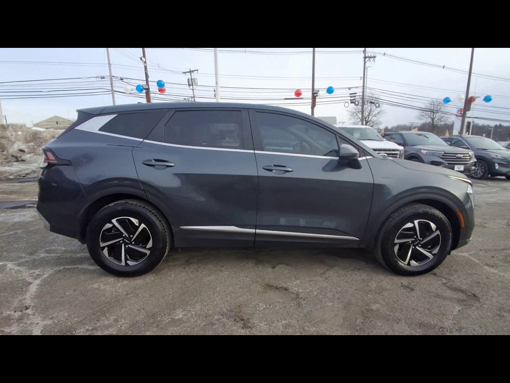 Used 2023 Kia Sportage LX image 9