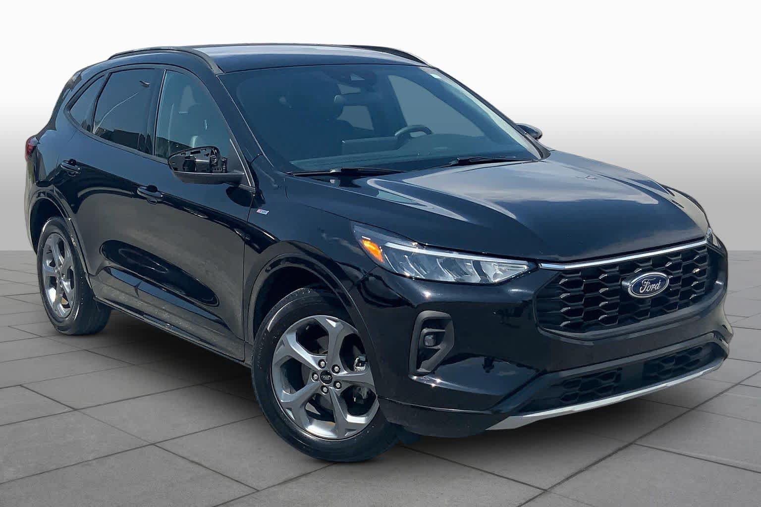 Certified 2023 Ford Escape ST-Line Select w/ Tech Pack #2 AWD/4WD image 3