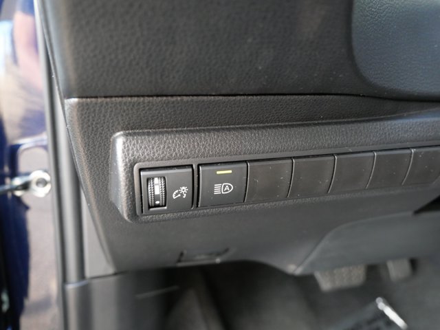 Used 2025 Toyota Corolla LE FWD image 15