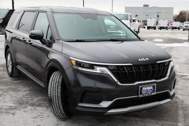 Used 2024 Kia Carnival LX image 11