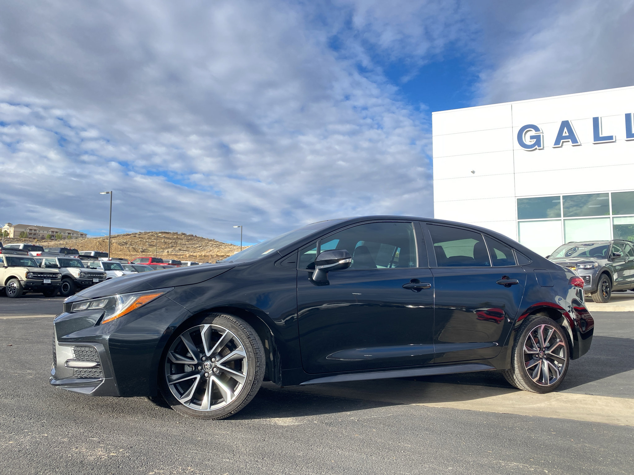 Used 2020 Toyota Corolla XSE FWD image 24