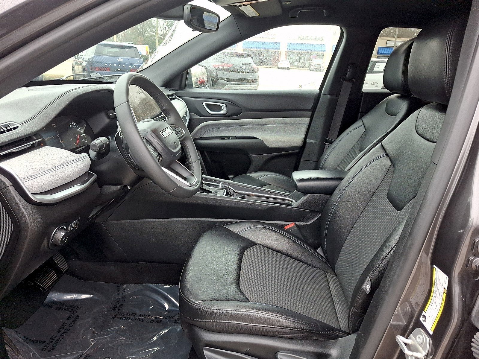 Used 2024 Jeep Compass Latitude image 12