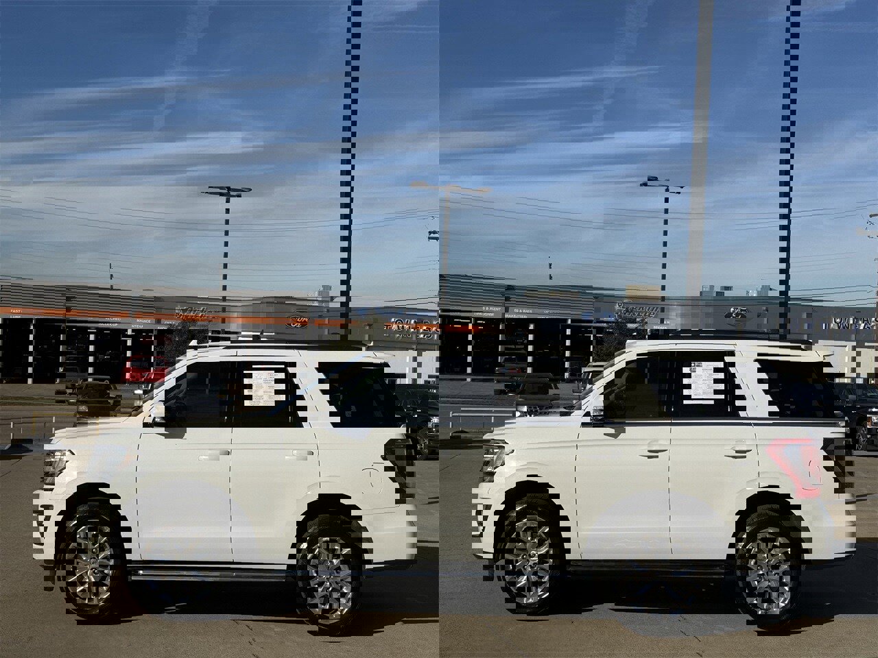 Certified 2021 Ford Expedition XLT image 3