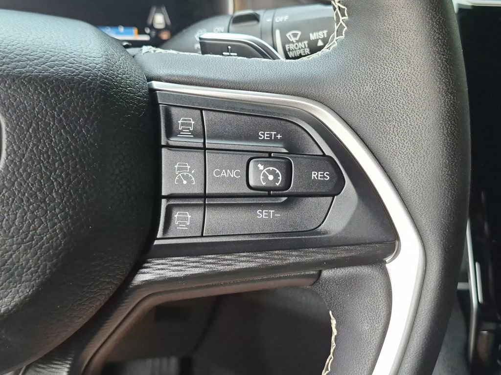 Used 2024 Jeep Grand Cherokee Altitude AWD/4WD image 25
