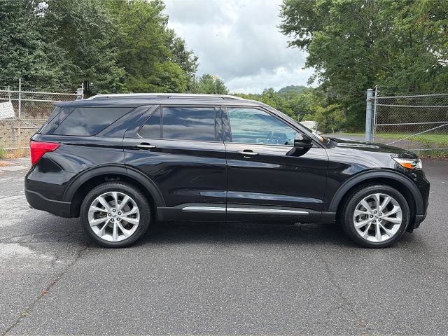 Certified 2022 Ford Explorer Platinum w/ Equipment Group 601A AWD/4WD image 2