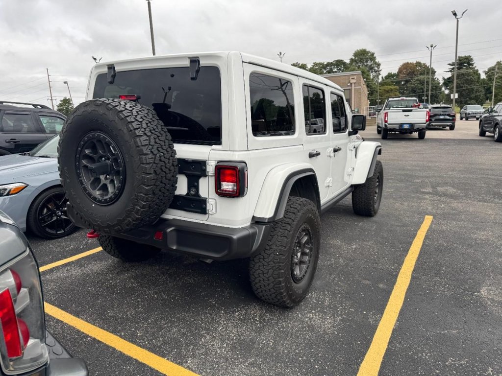 Used 2022 Jeep Wrangler Unlimited Rubicon w/ Xtreme Recon 35" Tire Package AWD/4WD image 4