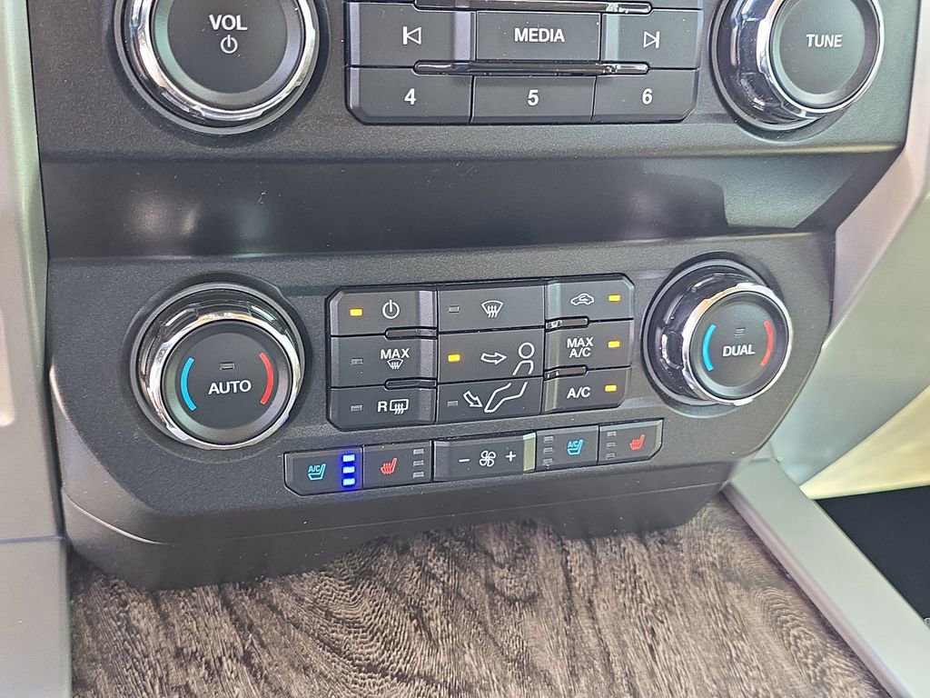 Certified 2019 Ford F350 Lariat w/ Tow Technology Bundle image 22