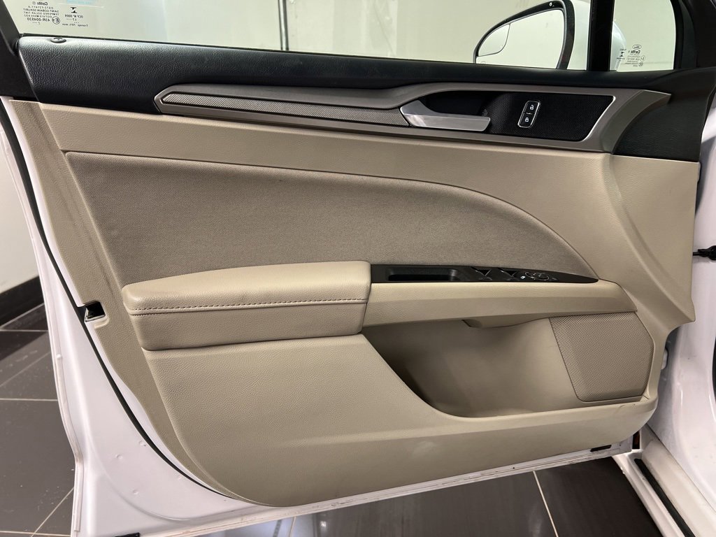 Certified 2018 Ford Fusion SE w/ Fusion SE Technology Package image 28