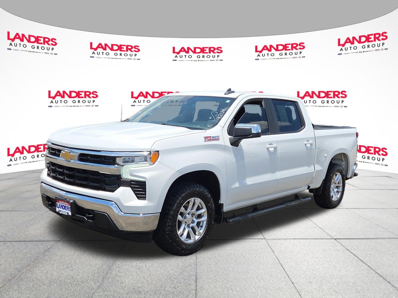 Used 2022 Chevrolet Silverado 1500 LT w/ Z71 Off-Road Package AWD/4WD image 7