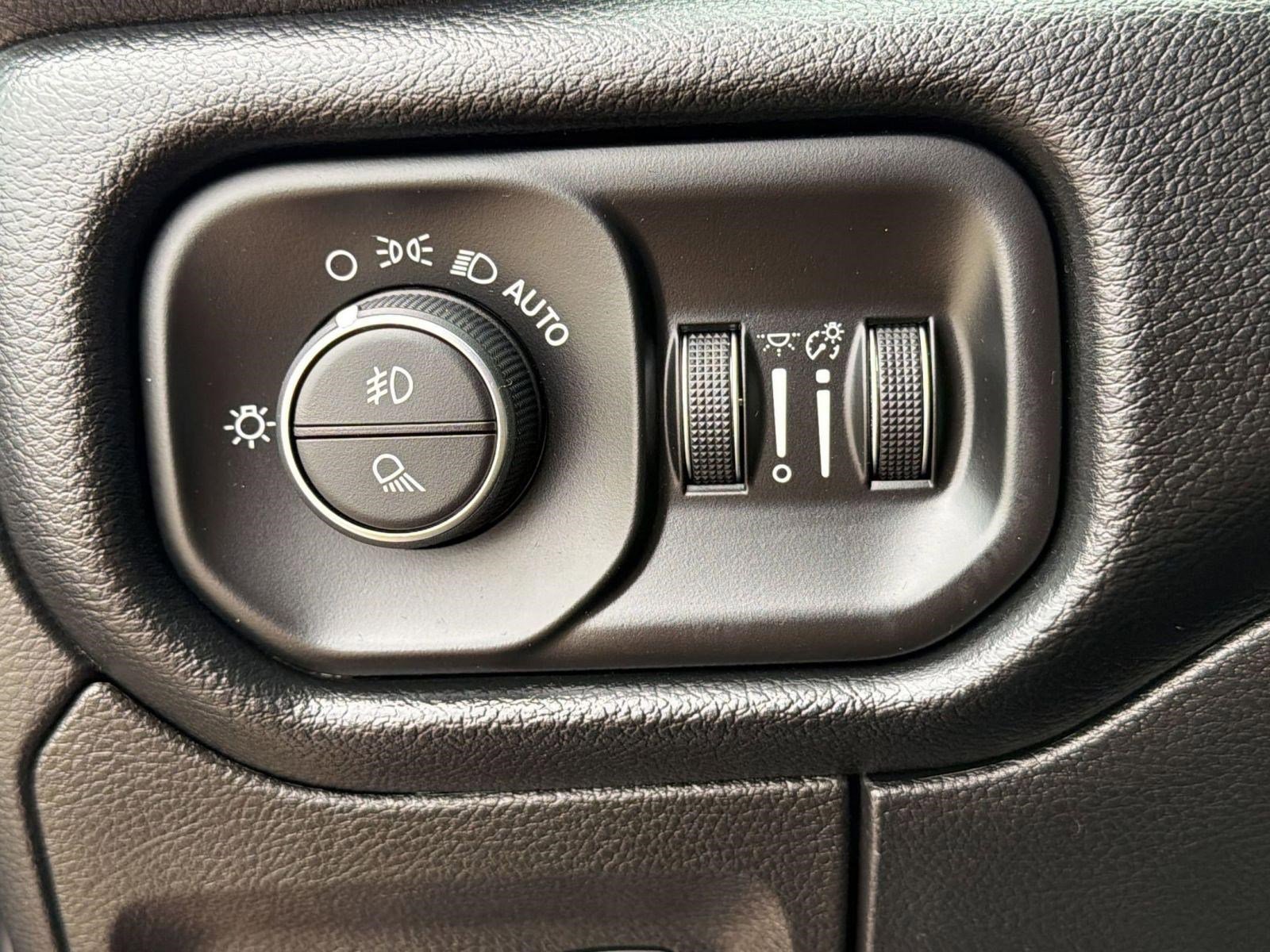 Used 2019 RAM 1500 Laramie w/ Sport Appearance Package image 19