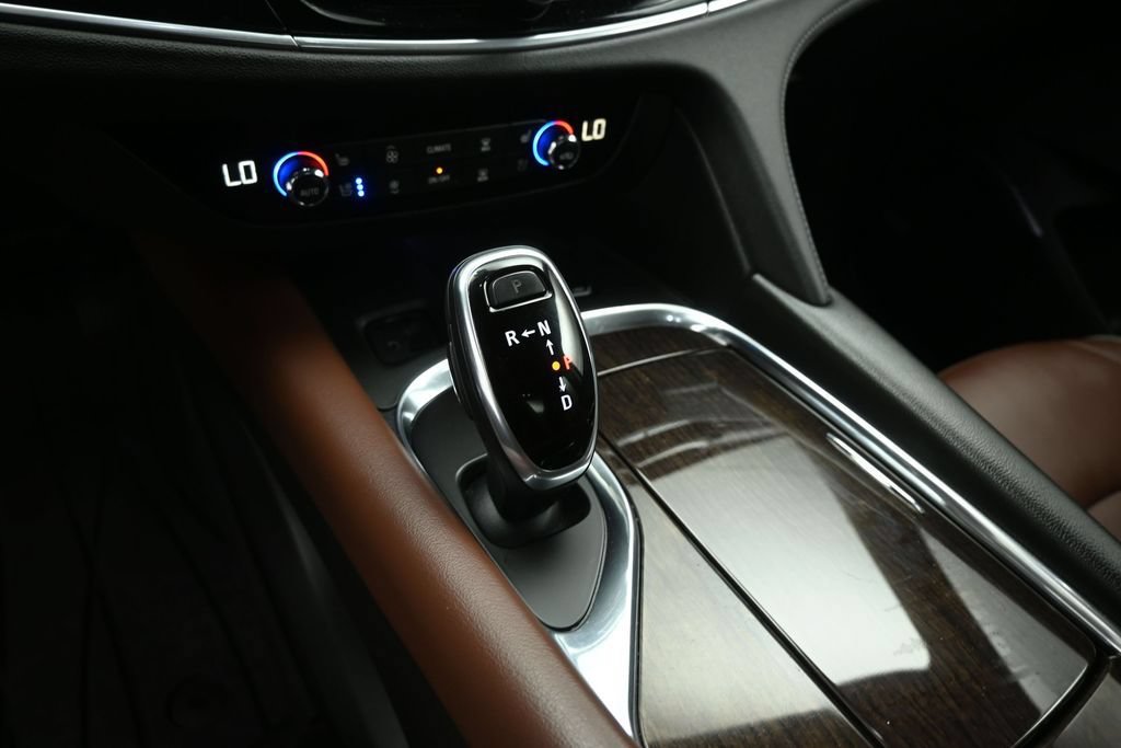 Used 2020 Buick Enclave Avenir w/ Avenir Technology Package FWD image 15