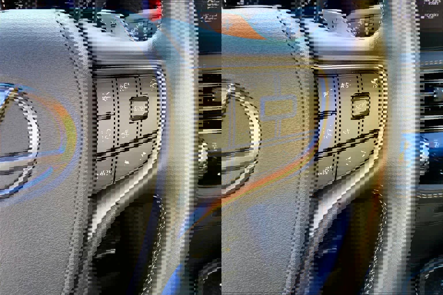 Used 2021 Lexus LS 500 w/ Accessory Package (Z2) image 24