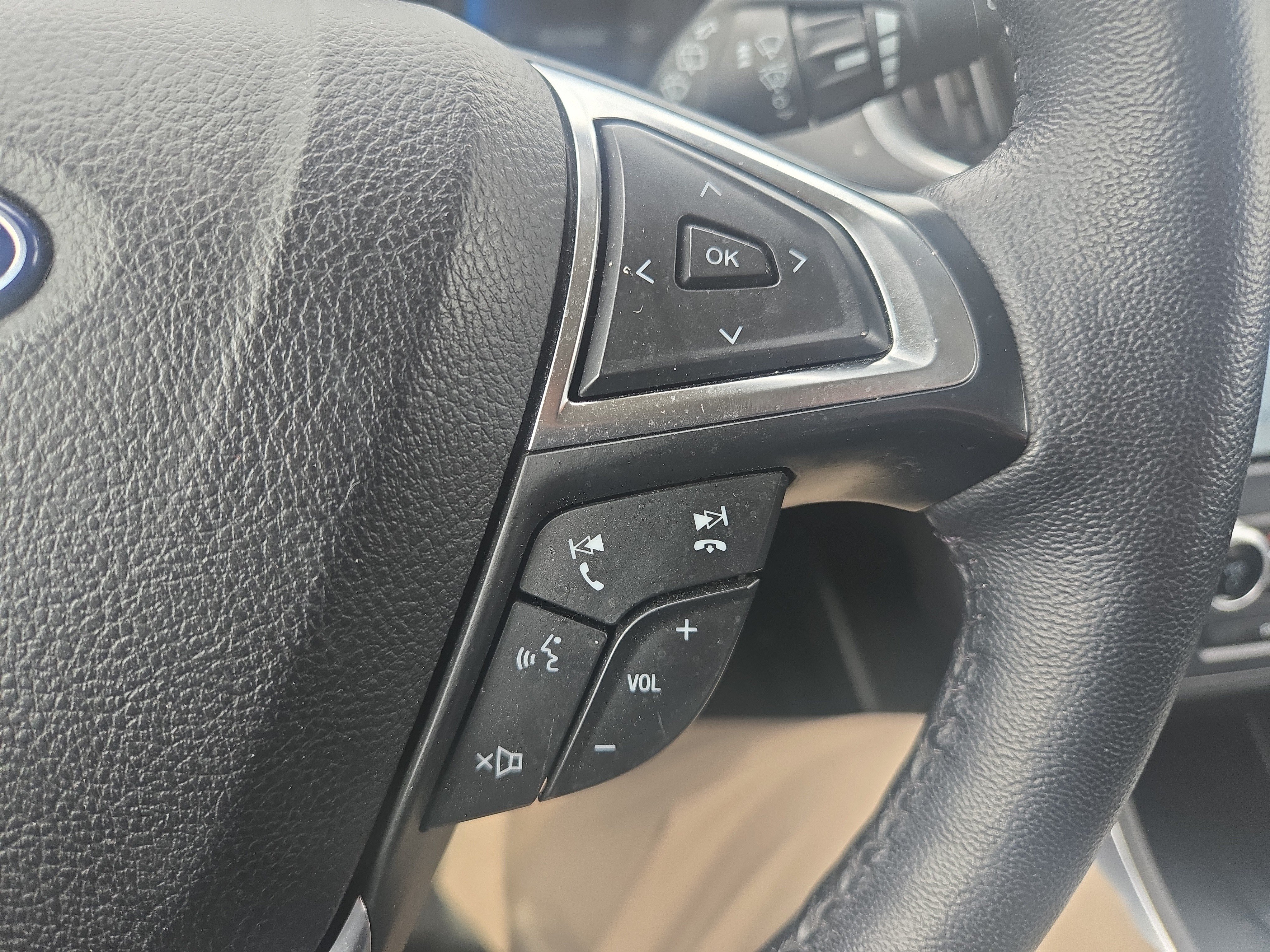 Certified 2023 Ford Edge Titanium AWD/4WD image 25