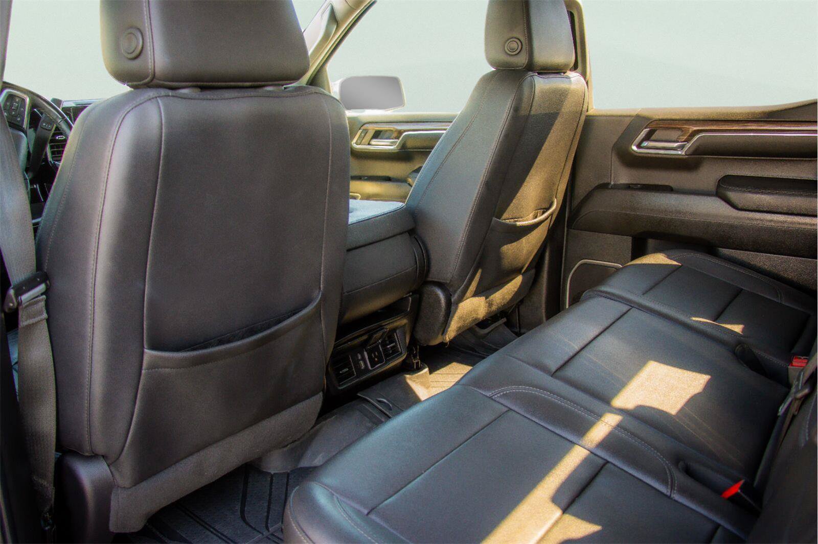 Used 2024 Chevrolet Silverado 1500 LT w/ Leather Package RWD image 8