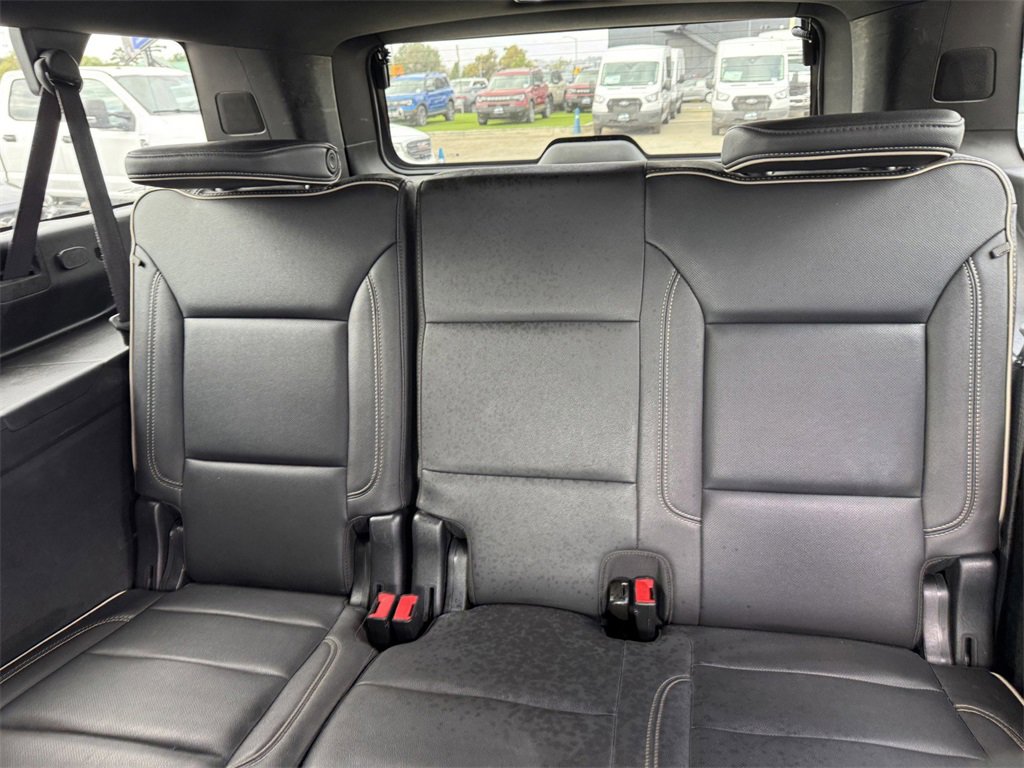 Used 2023 Chevrolet Suburban Premier image 9
