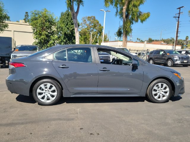 Used 2025 Toyota Corolla LE FWD image 32