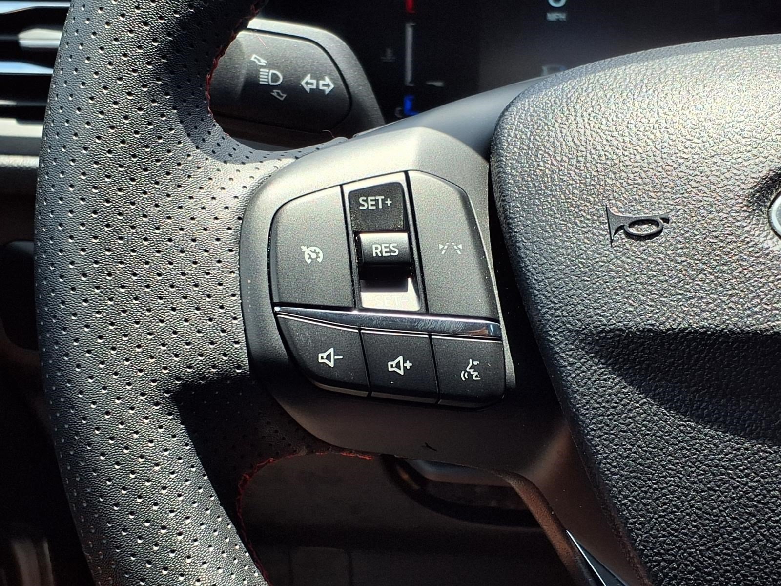 Certified 2025 Ford Escape ST-Line AWD/4WD image 24