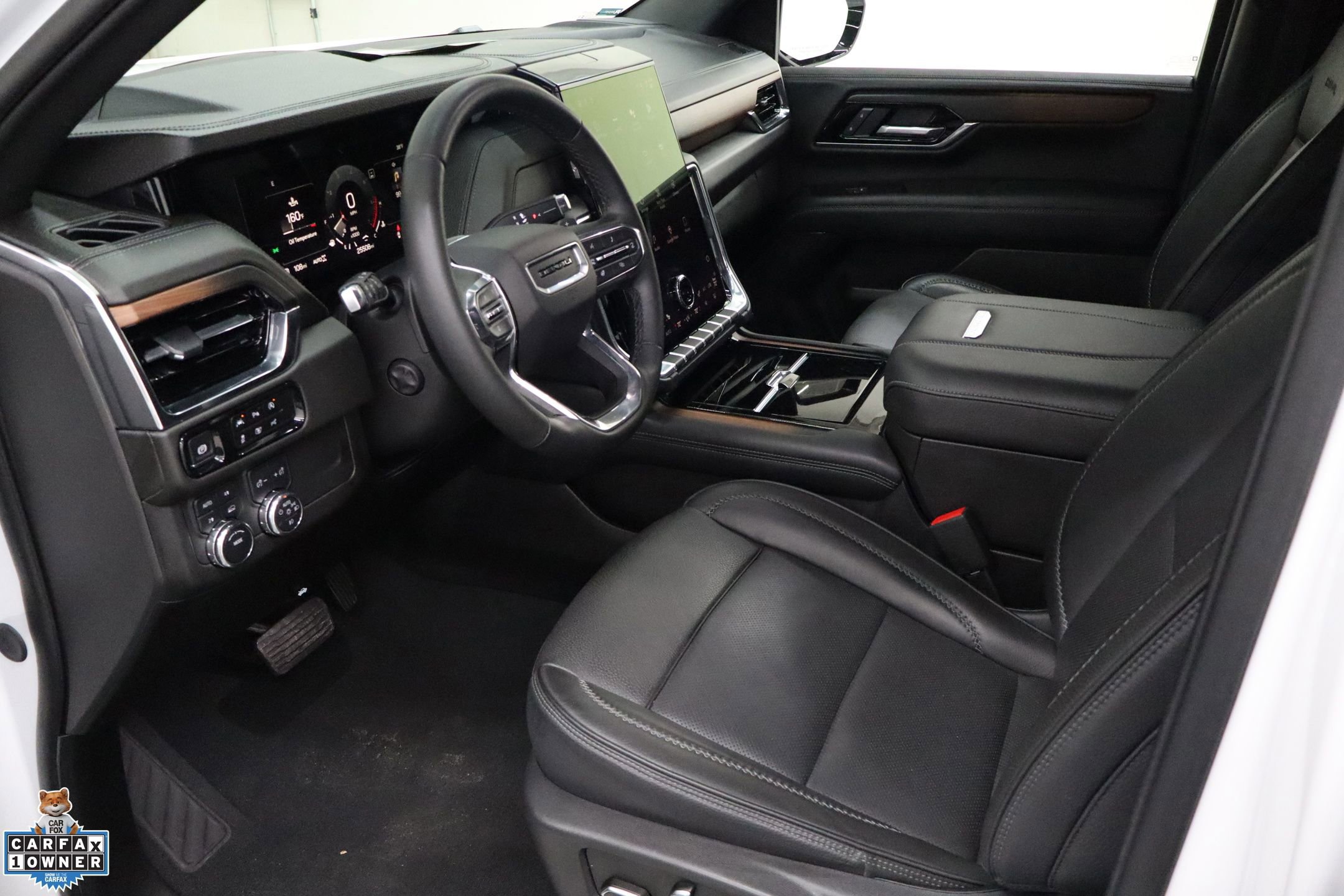 Used 2025 GMC Yukon Denali image 32