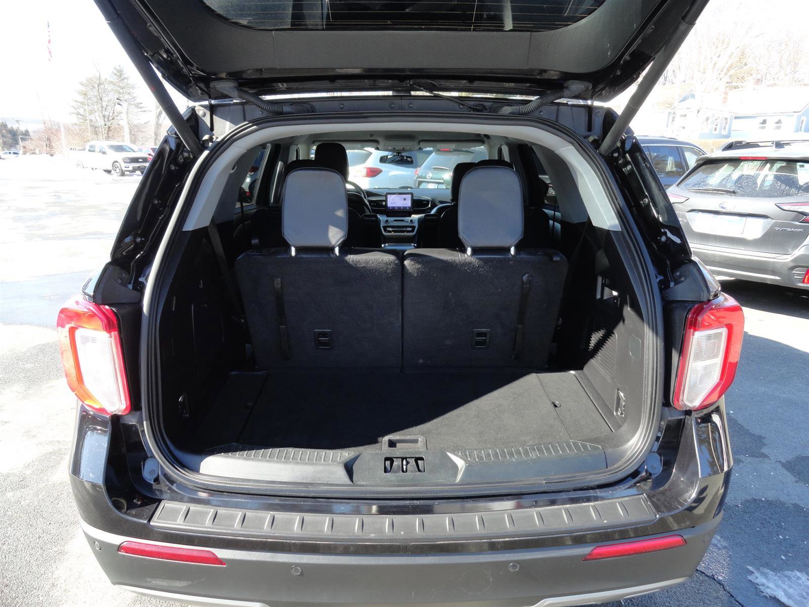 Certified 2020 Ford Explorer XLT w/ Equipment Group 202A image 23