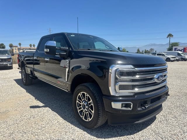 Certified 2025 Ford F250 Platinum w/ Platinum Plus Package AWD/4WD image 4