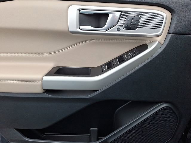Certified 2022 Ford Explorer Limited w/ Equipment Group 301A image 14