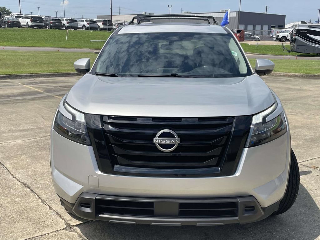 Used 2024 Nissan Pathfinder SV w/ SV Premium Package FWD image 8