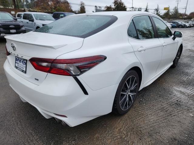 Used 2023 Toyota Camry SE image 6