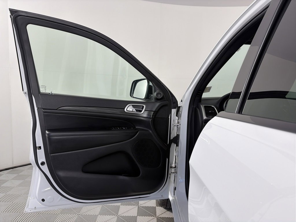 Used 2022 Jeep Grand Cherokee Laredo X image 10