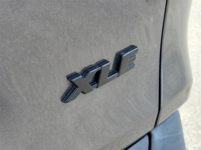 Used 2022 Toyota RAV4 XLE image 9