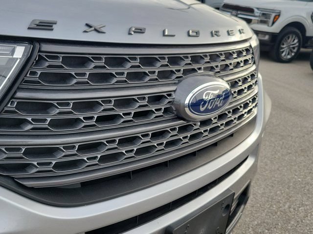 Certified 2022 Ford Explorer XLT w/ Equipment Group 202A AWD/4WD image 14