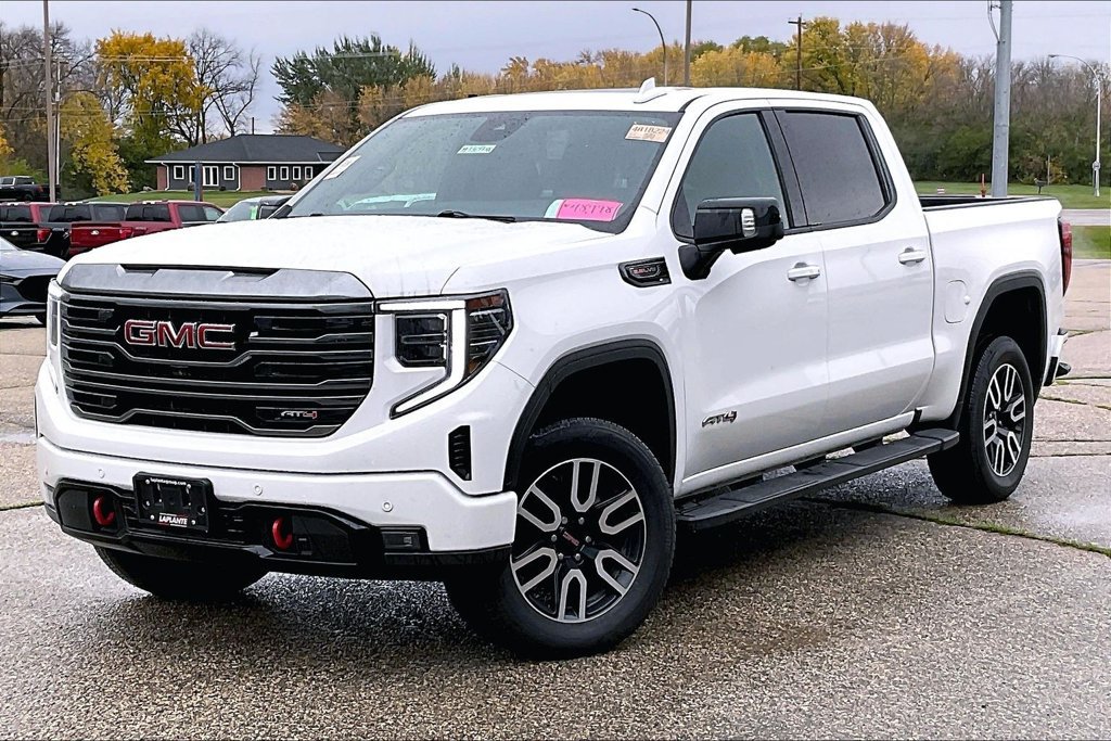 Used 2023 GMC Sierra 1500 AT4 w/ AT4 Preferred Package AWD/4WD image 2