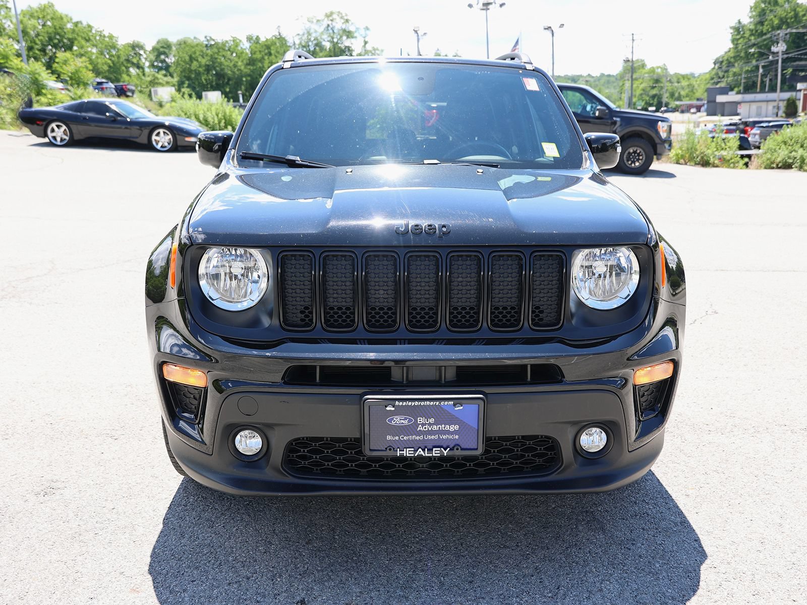 Used 2022 Jeep Renegade Altitude w/ Convenience Group AWD/4WD image 2