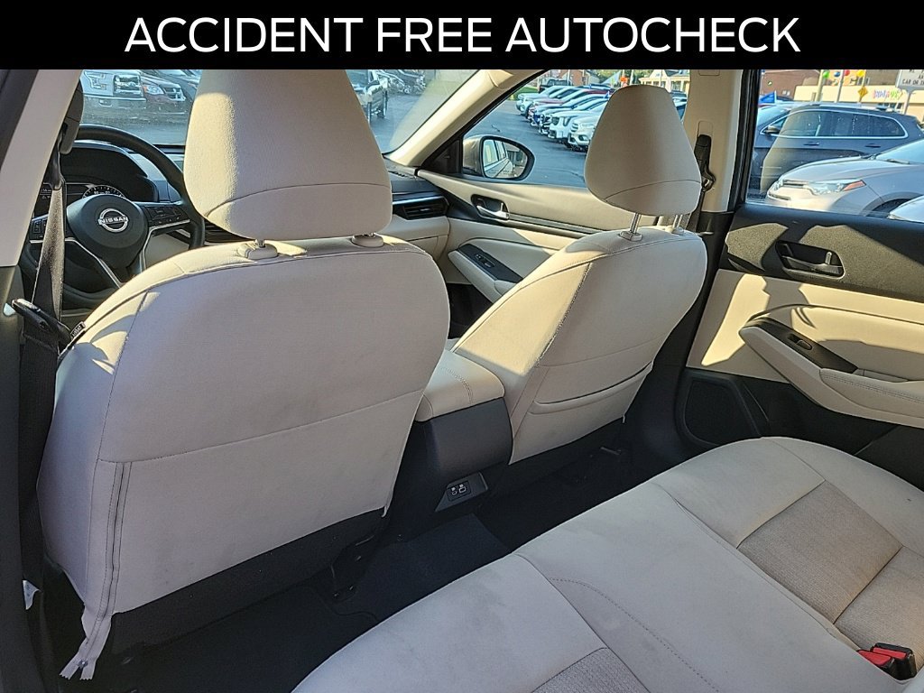 Used 2024 Nissan Altima 2.5 SV FWD image 12