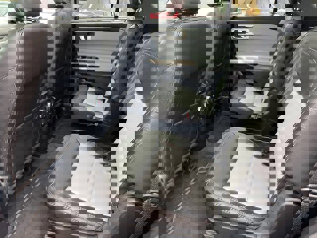 Certified 2022 Ford Explorer XLT w/ Equipment Group 202A image 23