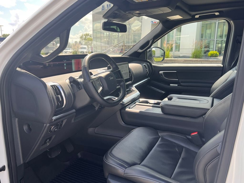 Certified 2025 Ford Expedition Max Platinum w/ Stealth Appearance Package AWD/4WD image 9