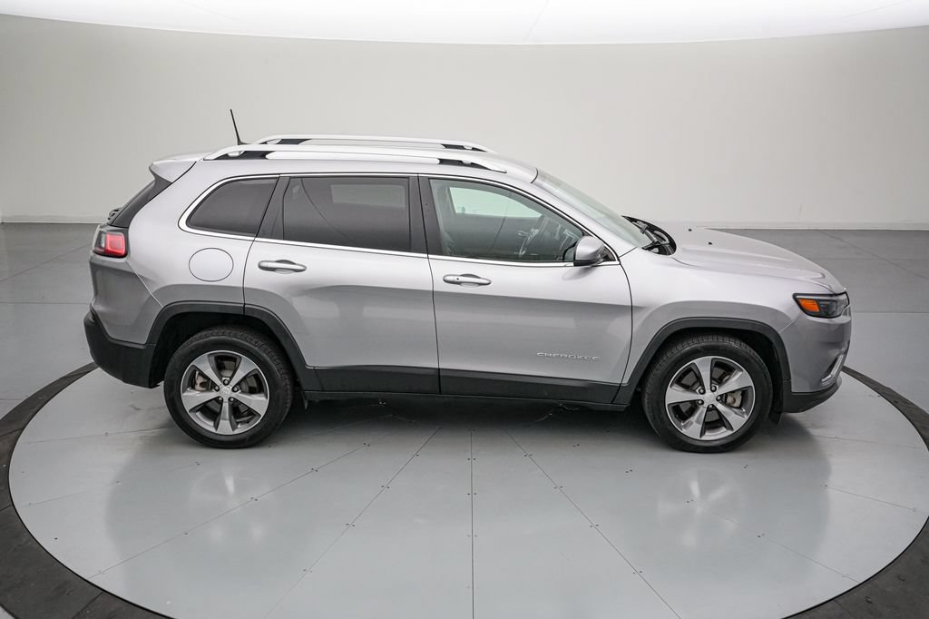 Used 2019 Jeep Cherokee Limited FWD image 3