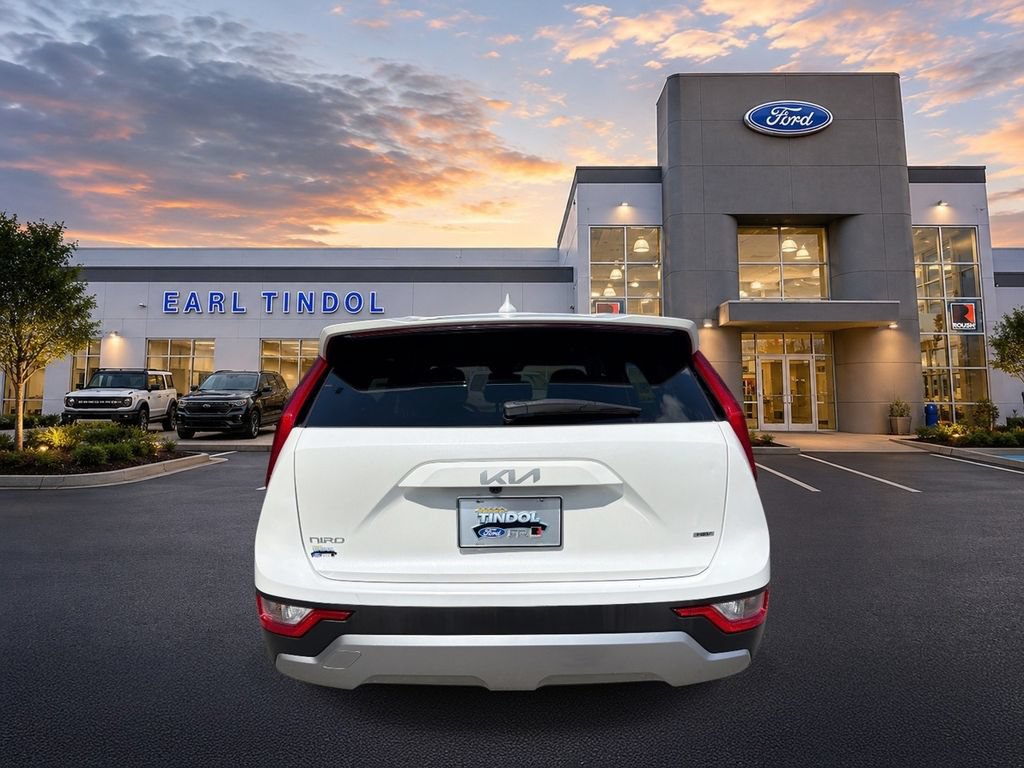 Used 2023 Kia Niro LX FWD image 6
