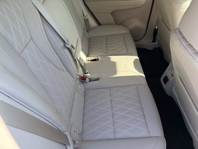 Used 2023 Buick Envision Avenir AWD/4WD image 25