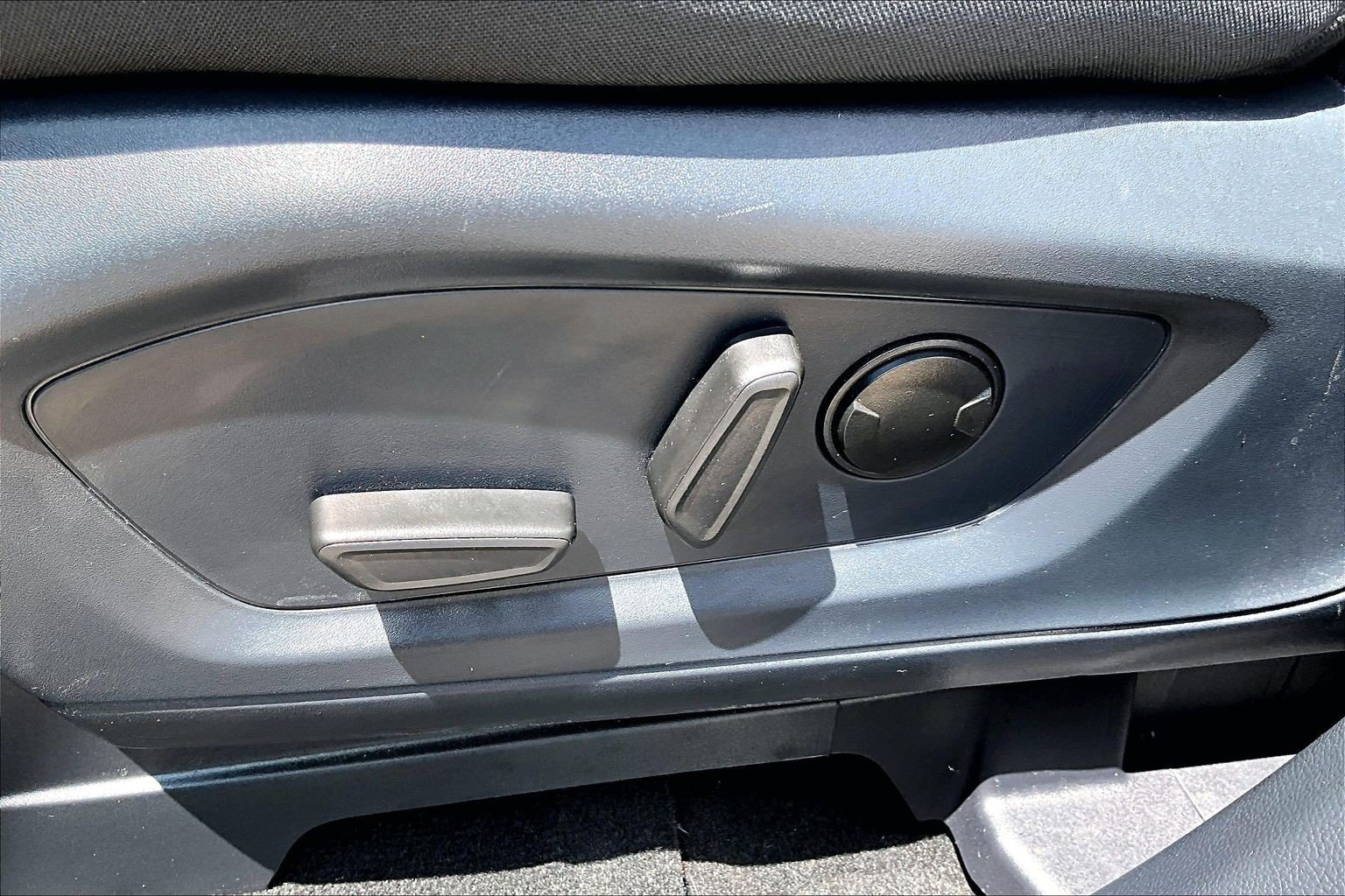 Certified 2025 Ford Explorer Active AWD/4WD image 35