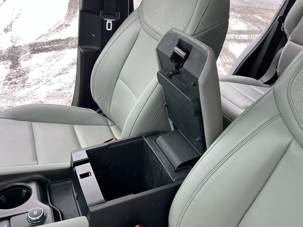 Certified 2025 Ford Explorer Active w/ Active Comfort Package image 18