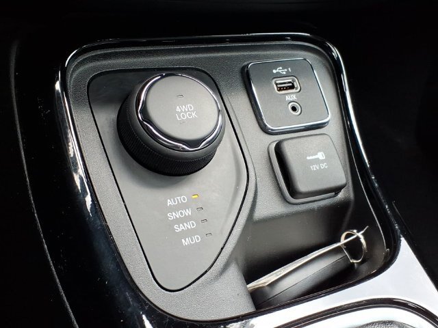 Used 2021 Jeep Compass Limited w/ Sun and Sound Group AWD/4WD image 31