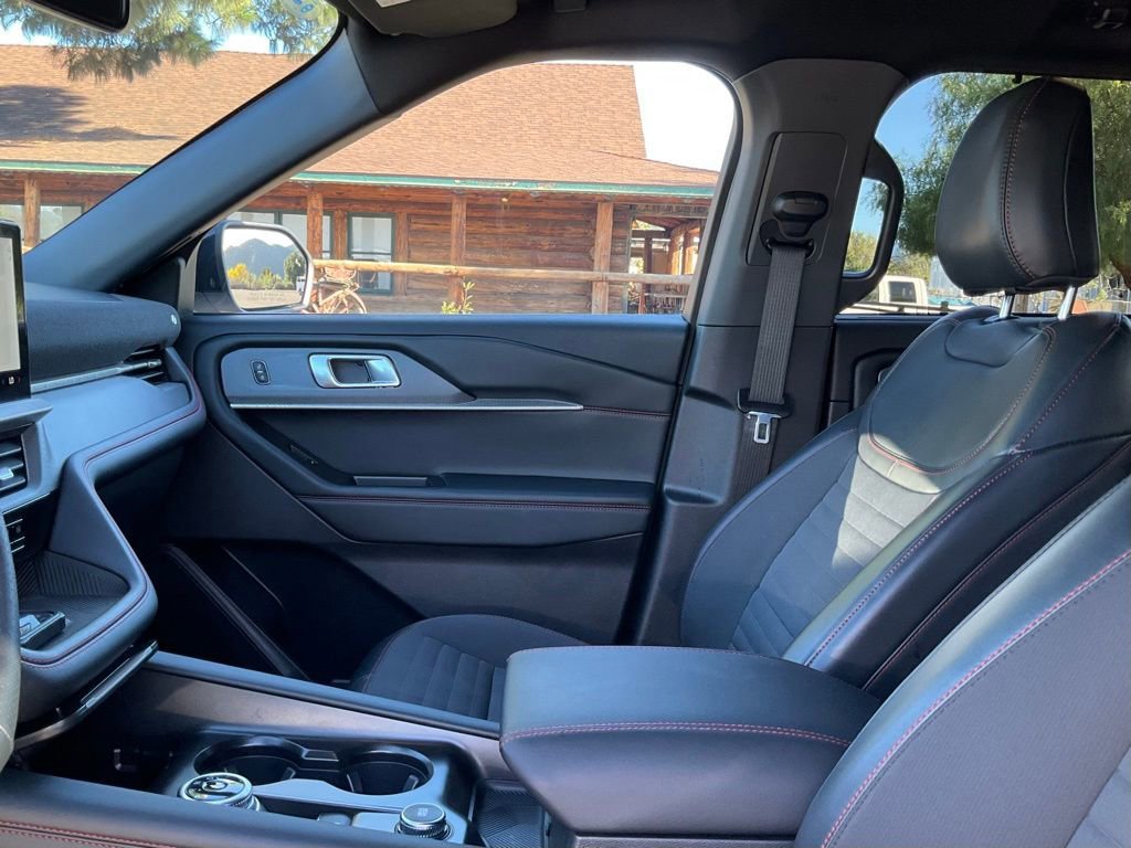 Certified 2025 Ford Explorer ST-Line w/ Premium Package image 59