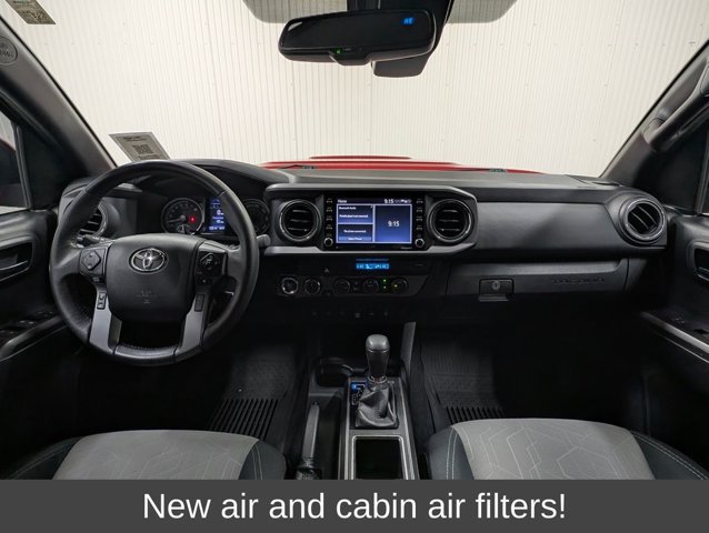 Used 2022 Toyota Tacoma TRD Sport w/ Technology Package AWD/4WD image 3