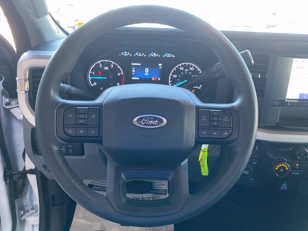 Certified 2025 Ford F350 XLT w/ 360-Degree Camera Package AWD/4WD image 17