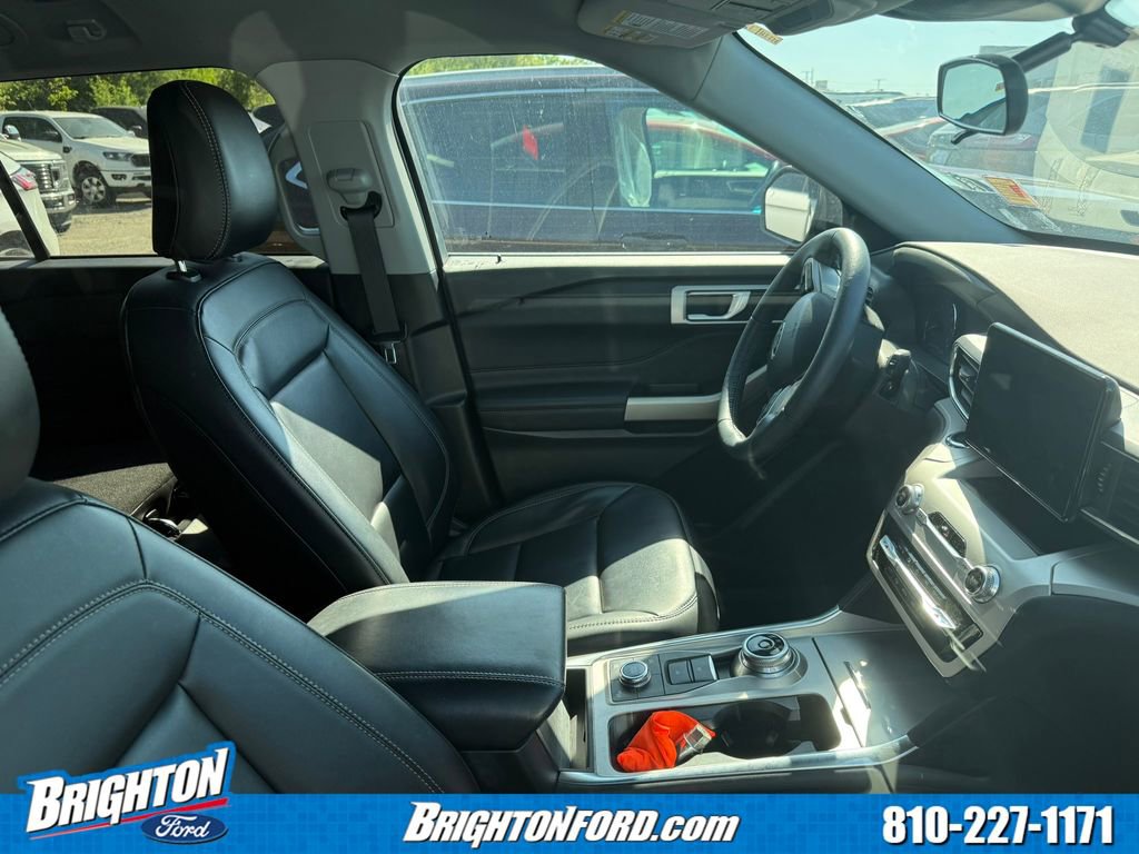 Certified 2023 Ford Explorer XLT w/ Equipment Group 202A AWD/4WD image 7