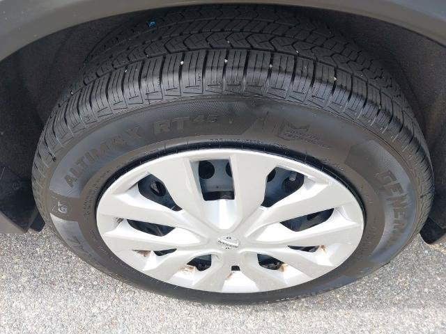 Used 2019 Nissan Rogue S FWD image 13