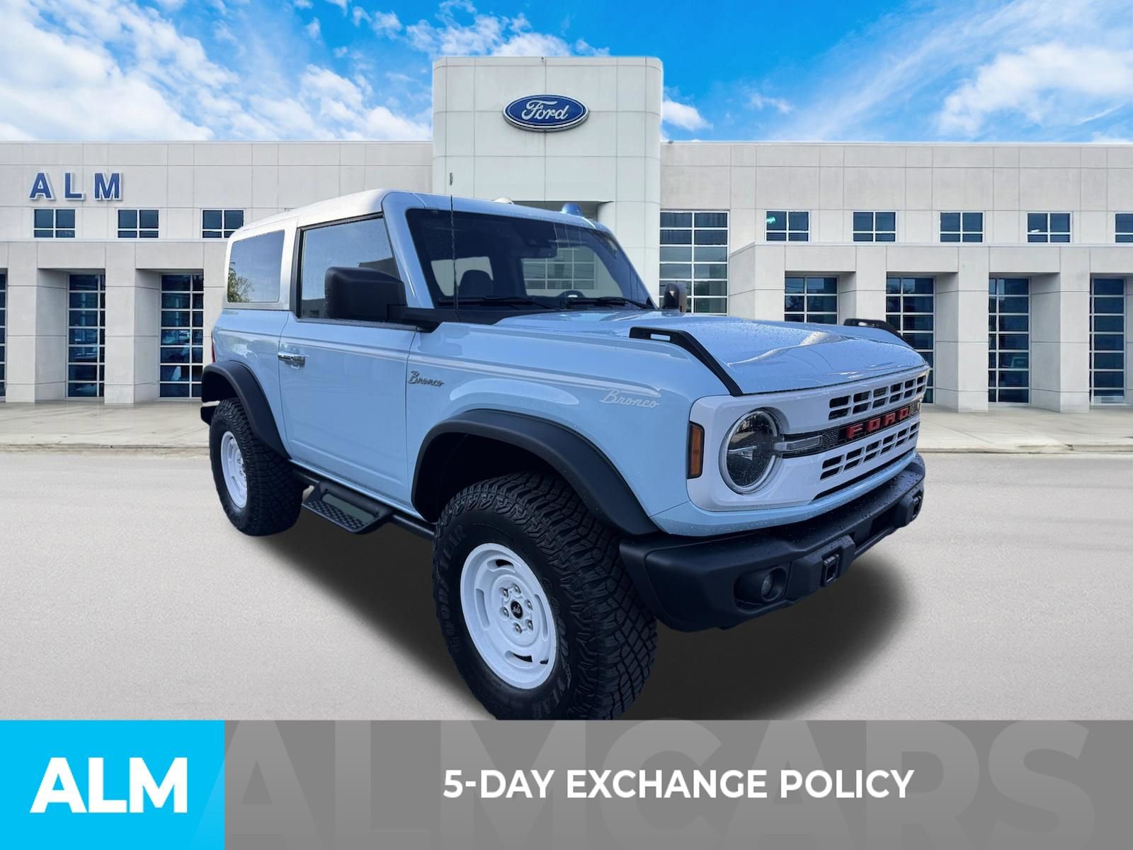 Certified 2024 Ford Bronco Heritage Edition AWD/4WD image 3