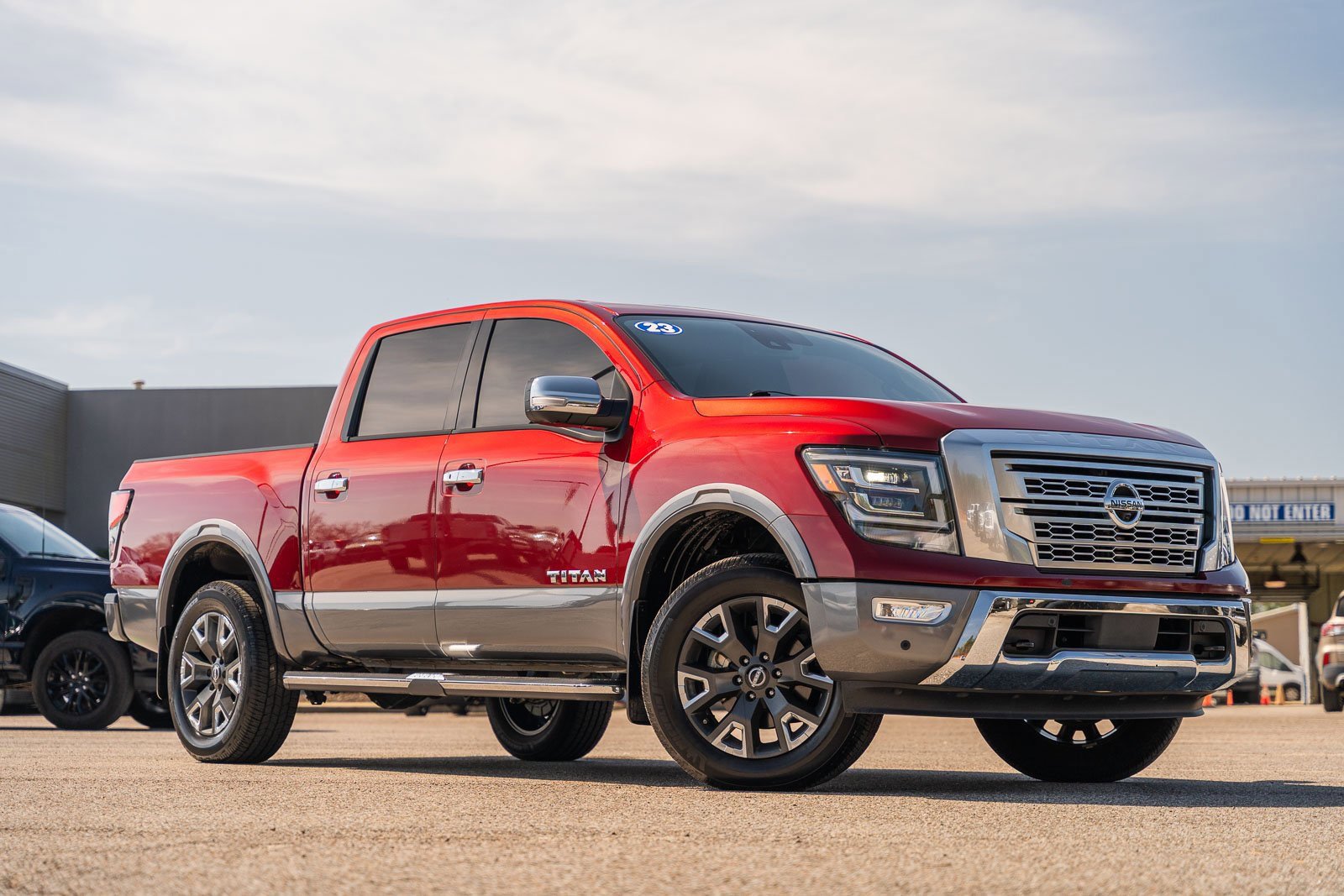 Used 2023 Nissan Titan Platinum Reserve w/ Moonroof Package image 9