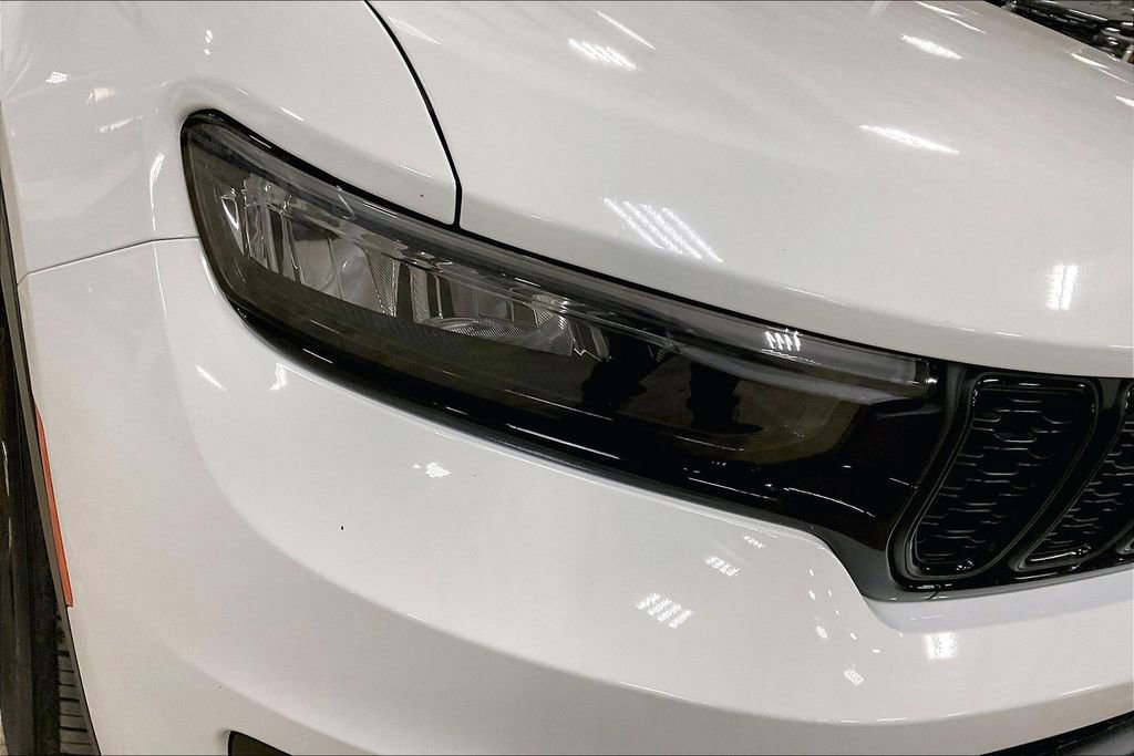 Used 2024 Jeep Grand Cherokee L Laredo image 27