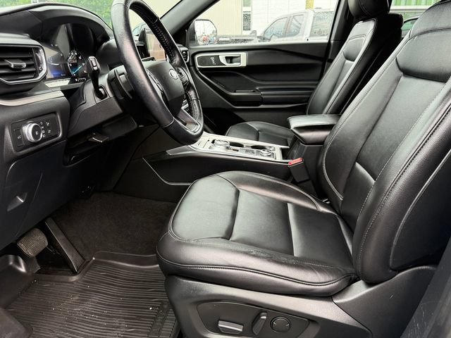 Certified 2020 Ford Explorer XLT w/ Equipment Group 202A AWD/4WD image 18